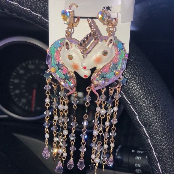 NWT Betsey Johnson Sparkly Rhinestone & Beaded Unicorn & Star Earrings 🦄 - Picture 8 of 12